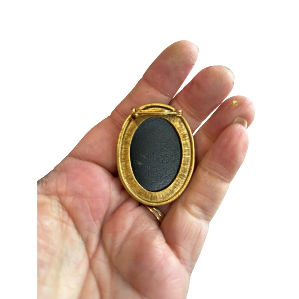 Velvet Red Rose Cameo Brooch Black Gold Gothic Romance Pin - Picture 5 of 8